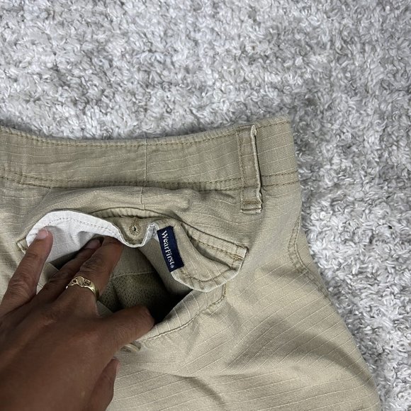 WearFirst Cargo‎ Shorts Size 40 Beige Pockets Cotton Tactical Causal Hiking - Picture 3 of 11